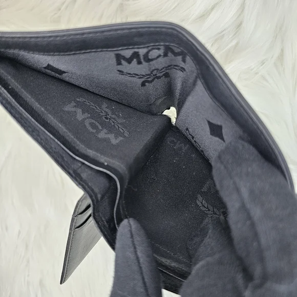 ❌SOLD❌ 🖤MCM Bifold🖤 - Picture 3 of 7
